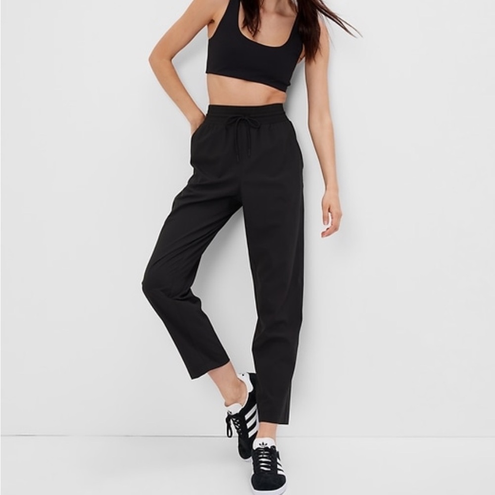 Gapfit high rise runaround pants
